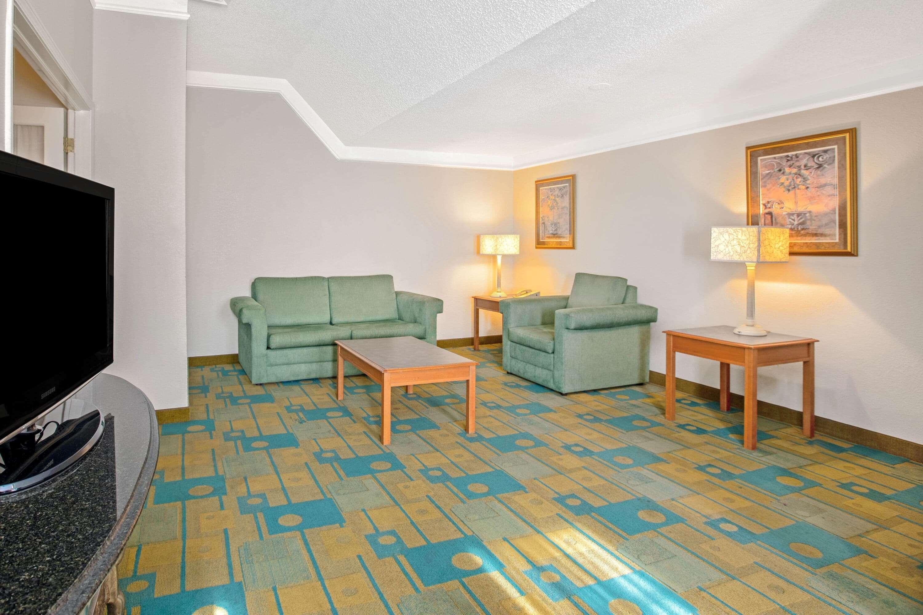 La Quinta By Wyndham Cielo Vista Hotel